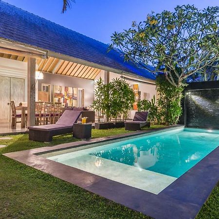 Villa Nuri Merah 1 Kerobokan Buitenkant foto