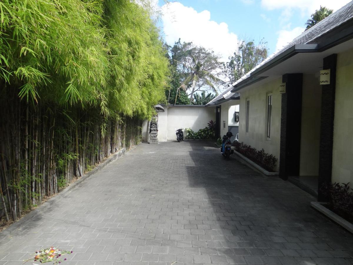 Villa Nuri Merah 1 Kerobokan Buitenkant foto